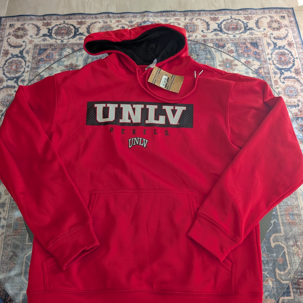 Rivalry Threads Red UNLV Rebels Hoodie - Picture 11 of 13